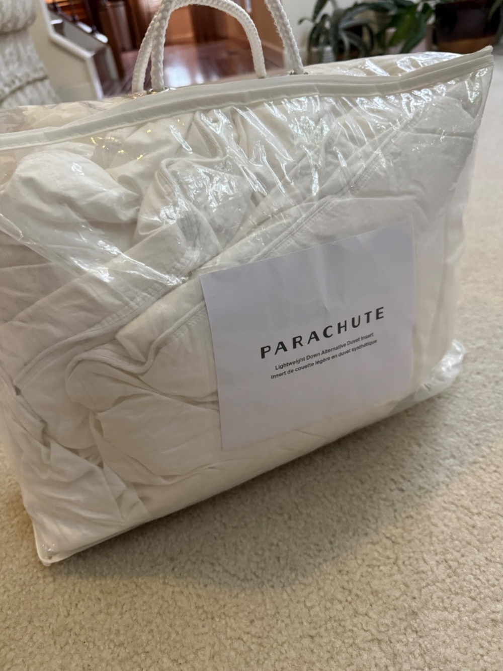 Parachute Lightweight Twin Down Alternative Duvet Insert Retails $210 - Picture 2 of 5